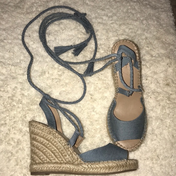 SUPER CUTE DENIM ANKLE WRAP WEDGES - Picture 2 of 8